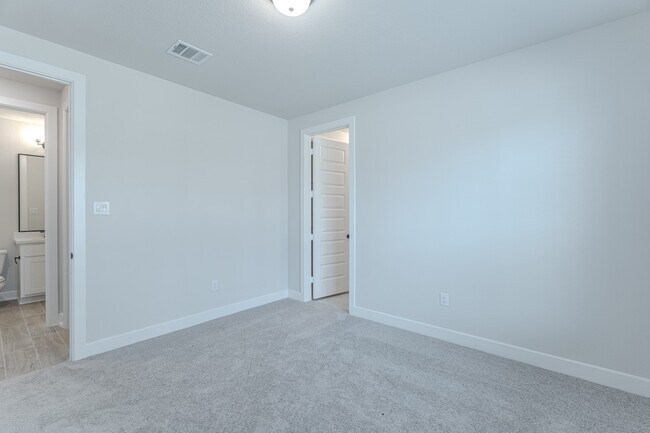 Building Photo - 119 Mockingbird Trails Dr