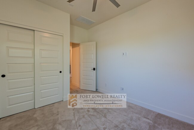 Building Photo - 3 Bedroom, 2 Bath Home Available Now!