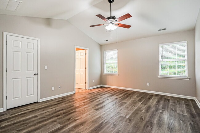 Building Photo - 676 Yorkshire Dr