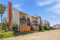 Building Photo - 10501 South Dr