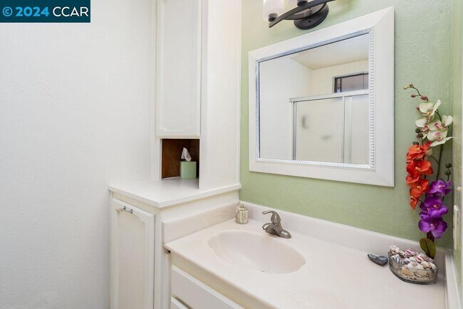 Building Photo - 1326 Babel Ln