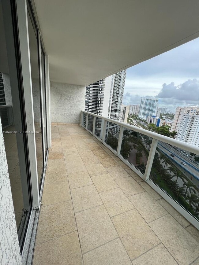 Building Photo - 1800 S Ocean Dr