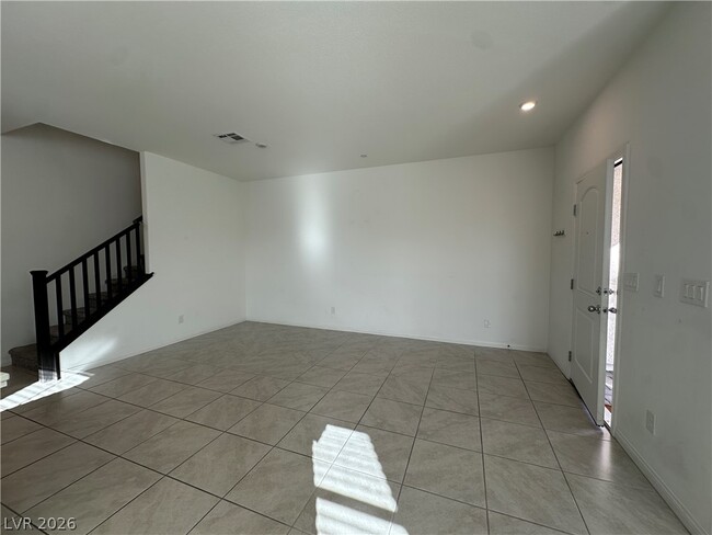 Building Photo - 1132 Heliodor Ave