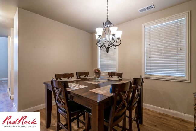 Building Photo - 3 Bedroom Furnished Home in Hidden Valley ...