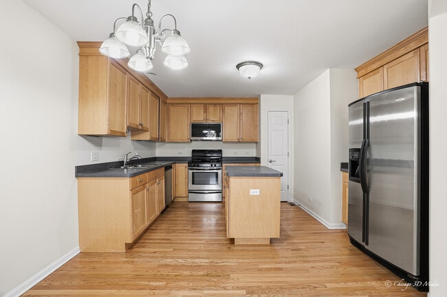 Building Photo - 214 Taylor Ct