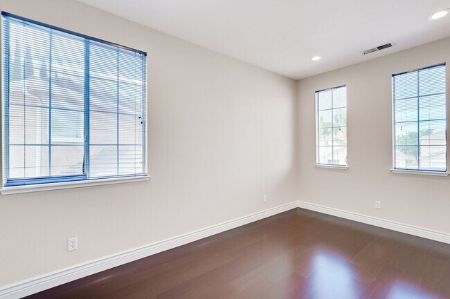 Building Photo - Luxury 5BR North San Jose Home | 2,680 Sq. Ft. | Minutes to BART, Levi's Stadium & Silicon Valley...
