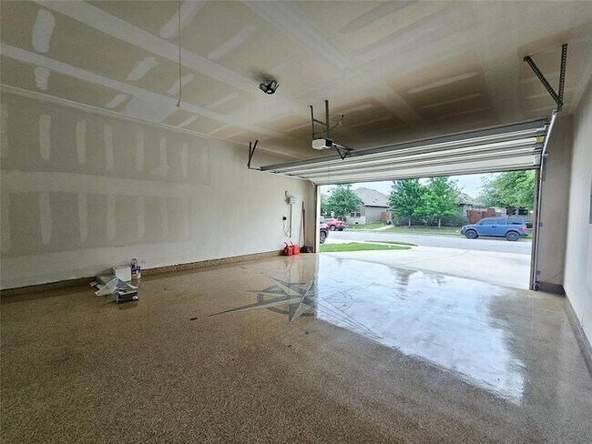 Building Photo - 637 Palmilla St