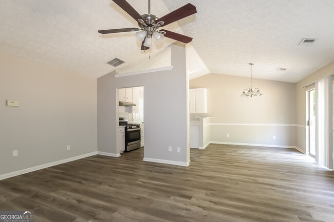 Building Photo - 125 Waters Edge Dr