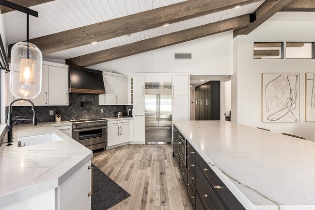 Building Photo - 9917 N 52nd St