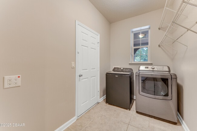 Building Photo - 32 Abacus Ave