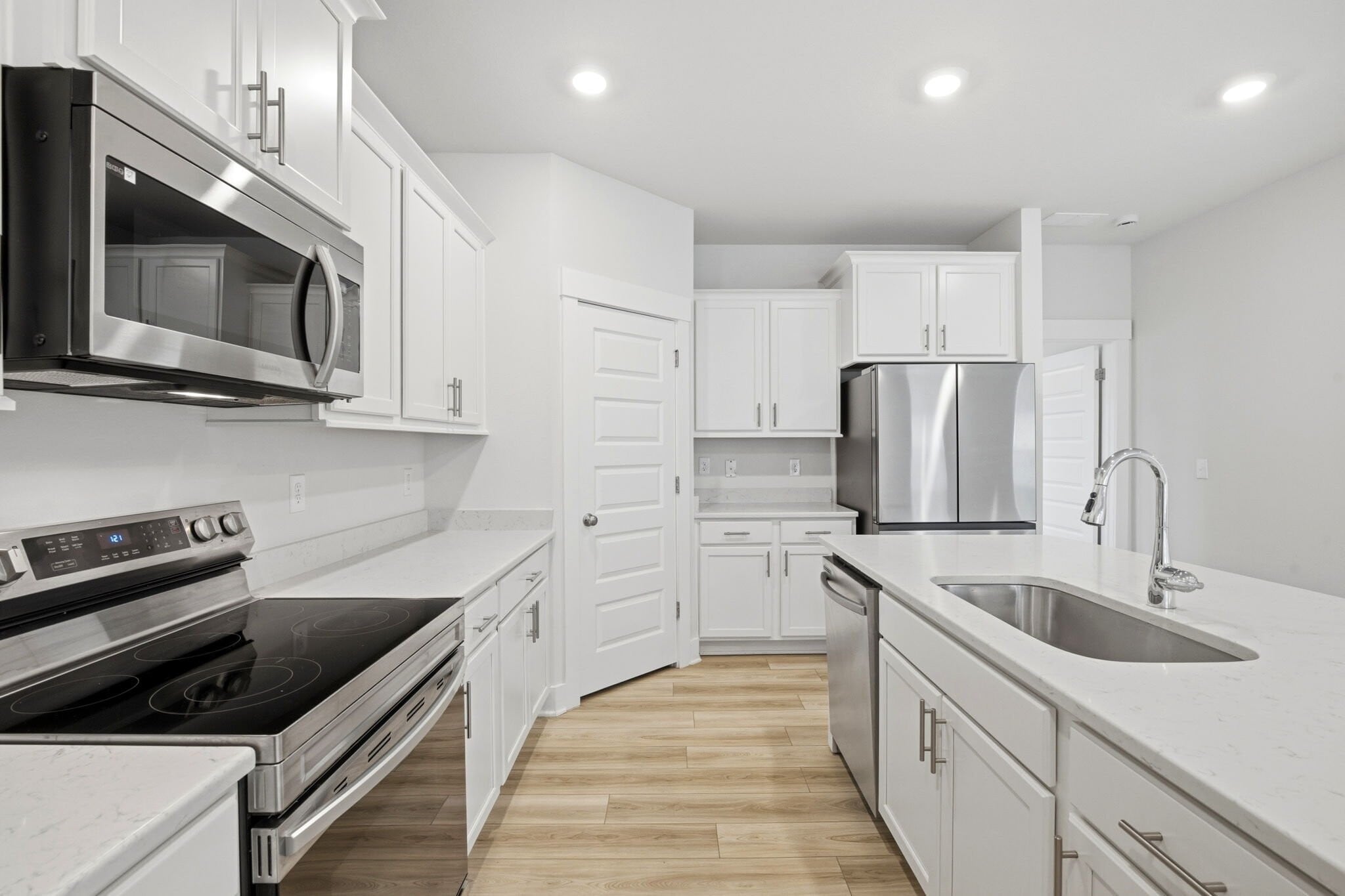 Building Photo - 209 Camellia Dr