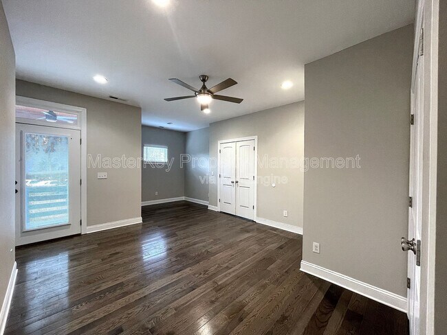 Building Photo - 929 Ramseur St