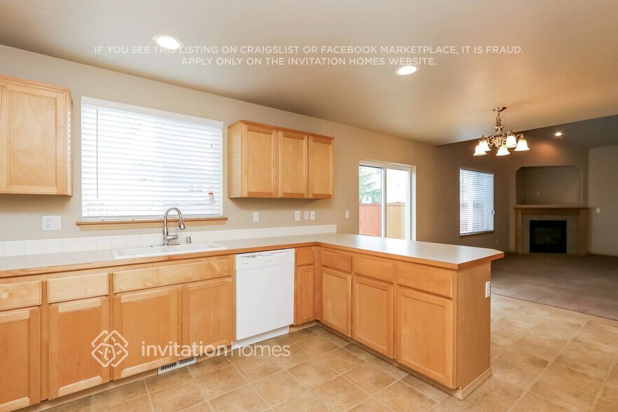 Building Photo - 18560 96th Ave E