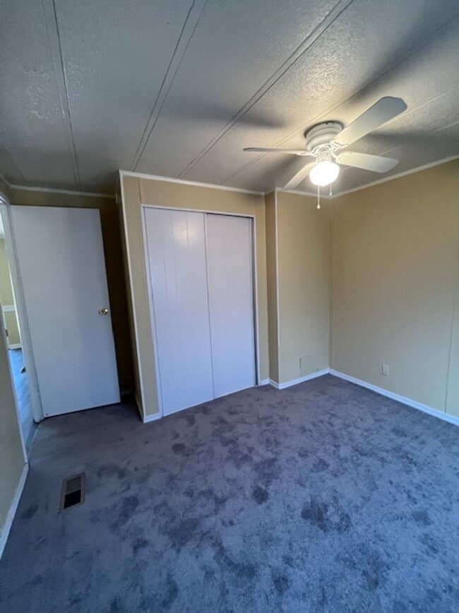 Building Photo - ***3 BEDROOM/2 BATHROOM IN DEWEY***