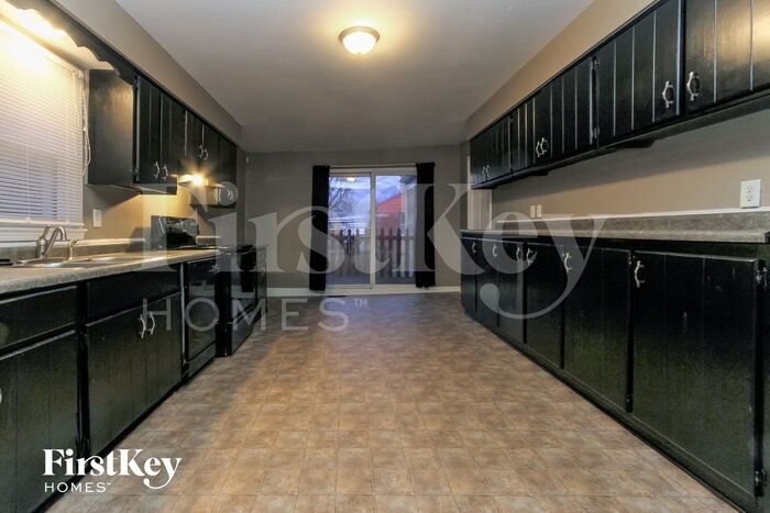 Building Photo - 6630 W 10th St