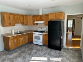 Building Photo - 15 Henderson Ave