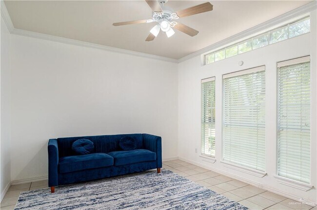 Building Photo - 31 El Jardin St