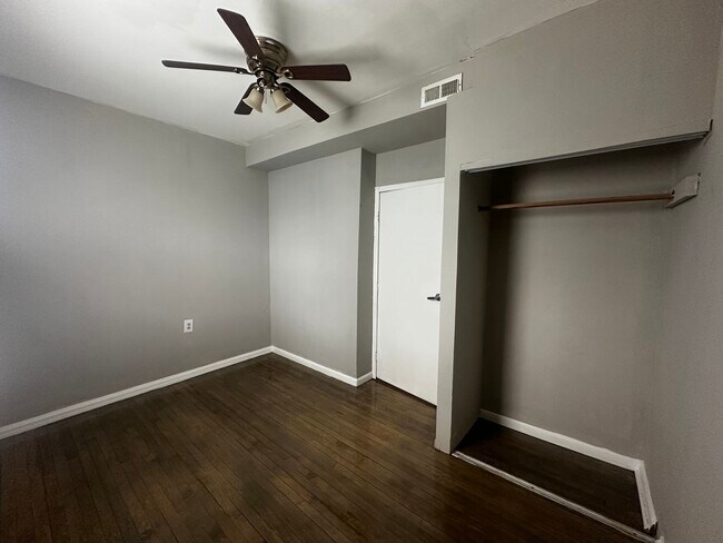 Building Photo - 5159 S Albany Ave