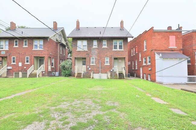 Building Photo - Central Campus - Newly renovated 4 Bedroom 2 Bathroom House