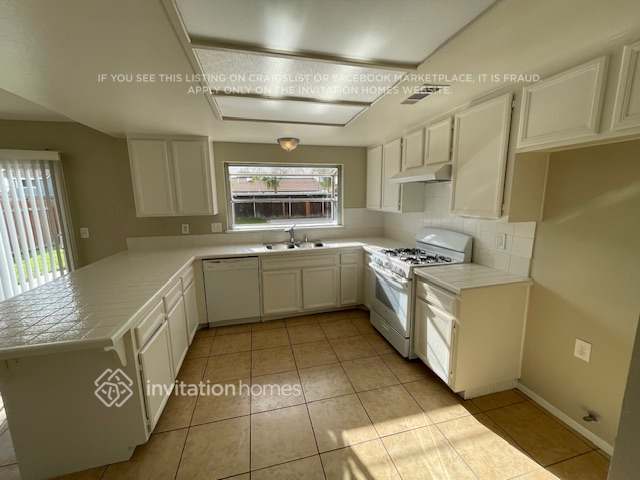 Building Photo - 13115 Sunbird Dr