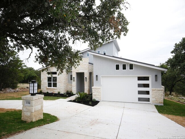 Building Photo - 1314 Clayton Nolen Dr