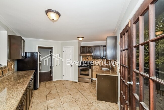Building Photo - 237 Russet Woods Dr