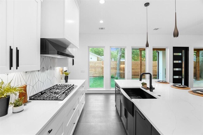 Building Photo - 6304 Middleham Pl