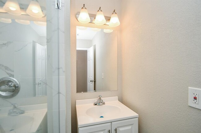 Building Photo - 8323 Blacksmith Dr