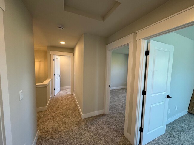 Building Photo - 5941 Ranch Lp
