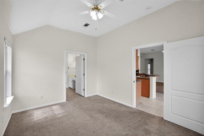 Building Photo - 3001 Parker Dr