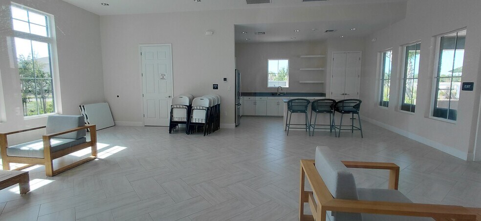 Building Photo - 36171 Sunflower Hill Dr