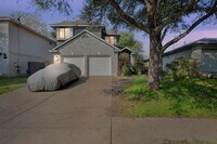 Building Photo - 3 BEDROOM AND 2.5 BATHROOMS PISD SCHOOL DISTRICT