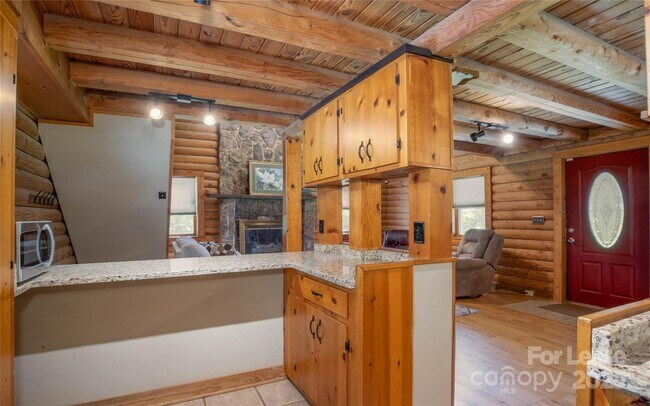 Building Photo - 2038 Toms Creek Rd