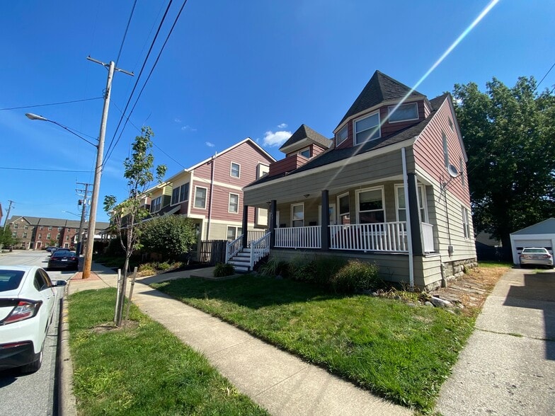 Building Photo - 1425 Hopkins Ave