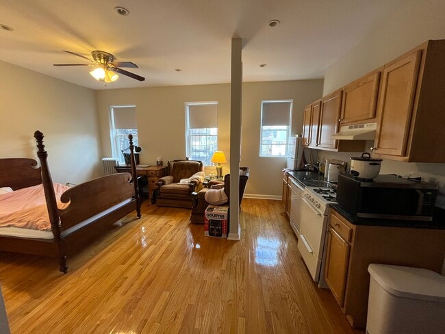 Building Photo - 514 Park Dr