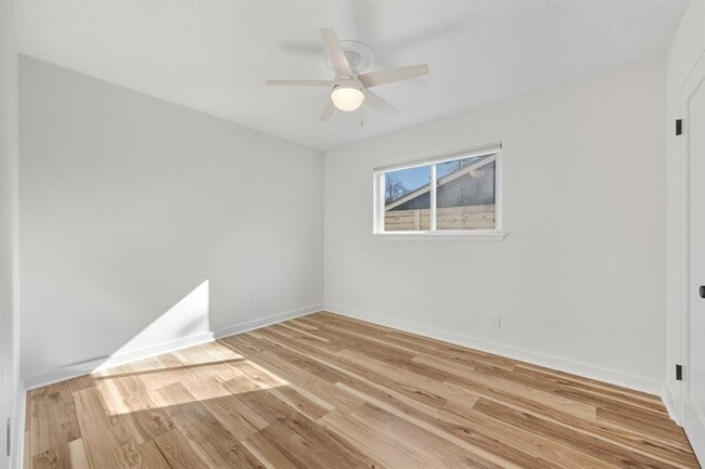 Building Photo - 1912 Cannonwood Ln