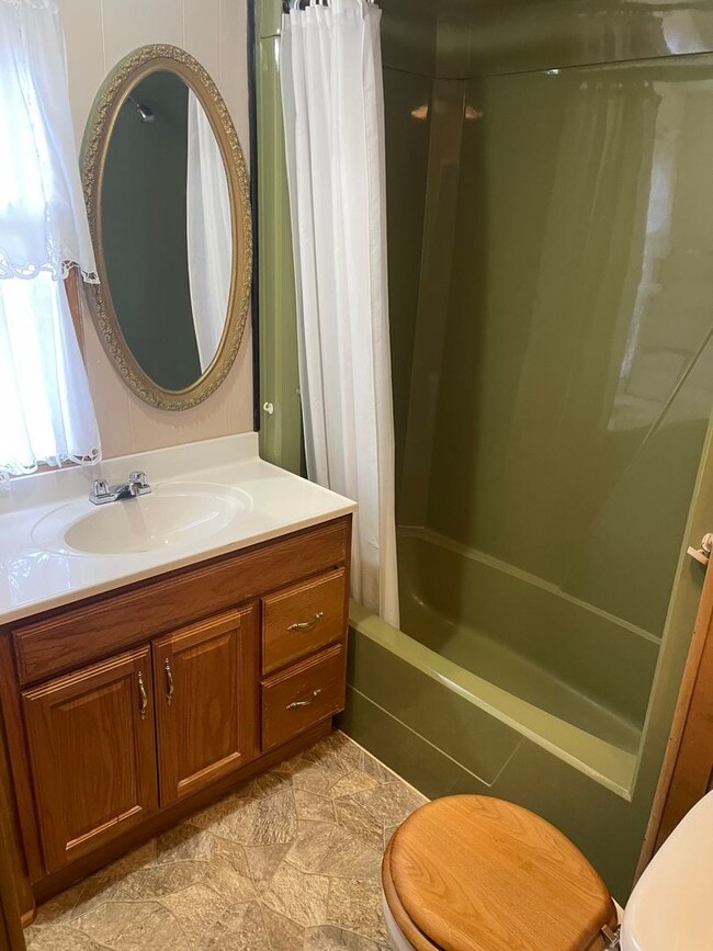 Building Photo - 2 bed/2 Bath
