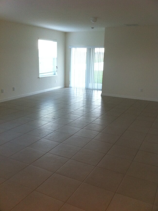 Building Photo - 3905 Flowering Orchid Ln