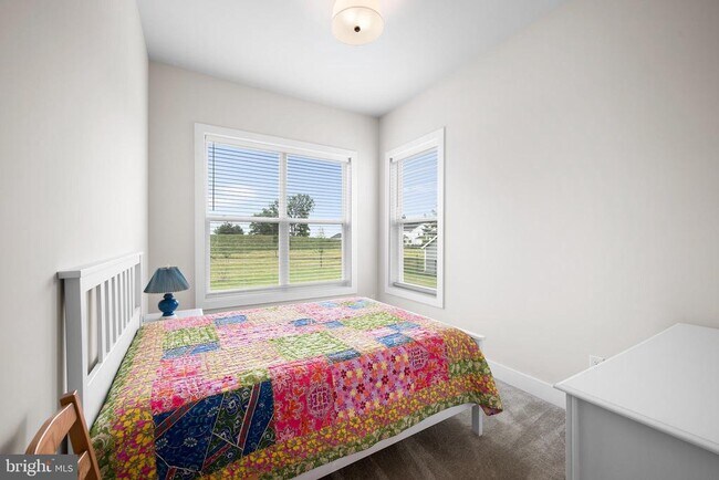 Building Photo - 2639 Hawthorn Dr