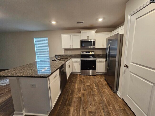 Building Photo - 3705 Stallion Dr
