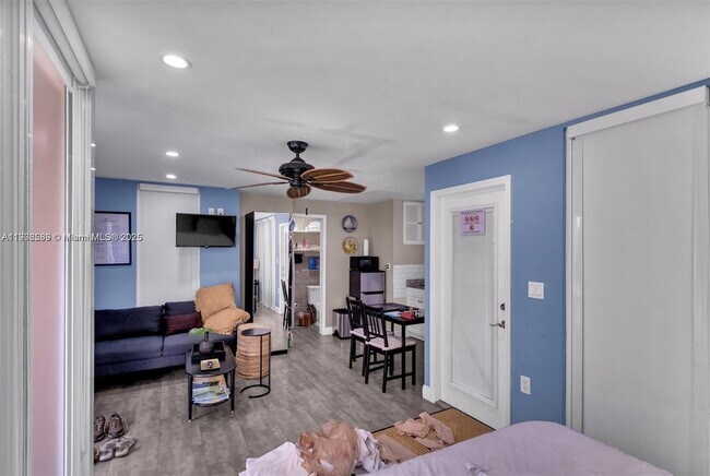 Building Photo - 1033 NW 6th St