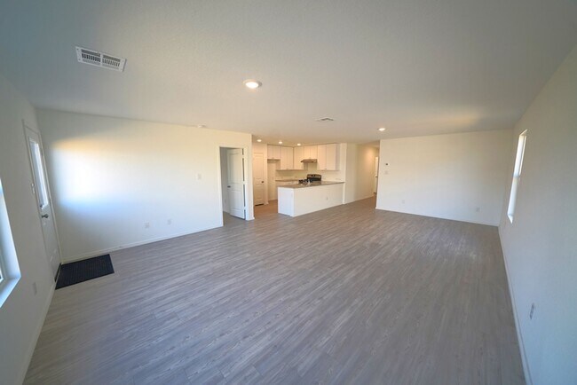 Building Photo - Like-New Home Now Available For Rent in Converse, TX! Realtor Commission offered: $600