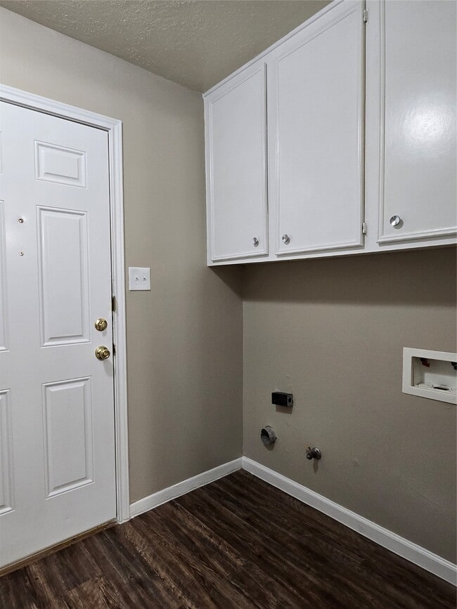 Building Photo - 2623 Fern Hill Dr