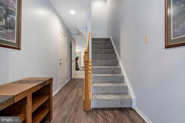 Building Photo - 8415 Gold Sunset Way