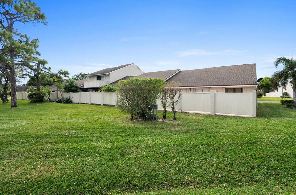 Building Photo - 12775 Spinnaker Ln