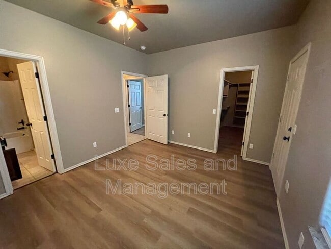 Building Photo - 1317 Garden Gate Dr
