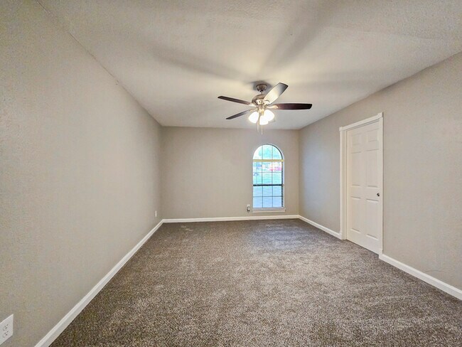 Building Photo - 1612 Cindy Ct