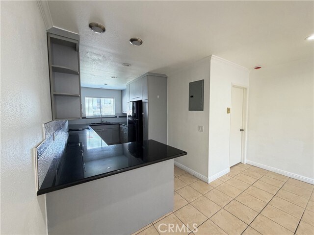 Building Photo - 240 W Verdugo Ave