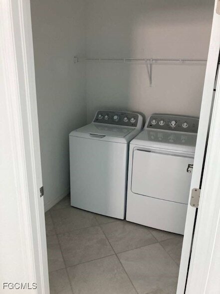 Building Photo - 3261 Altimira Dr