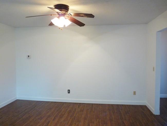 Dining Room/Family Room - 1510 Oriole St